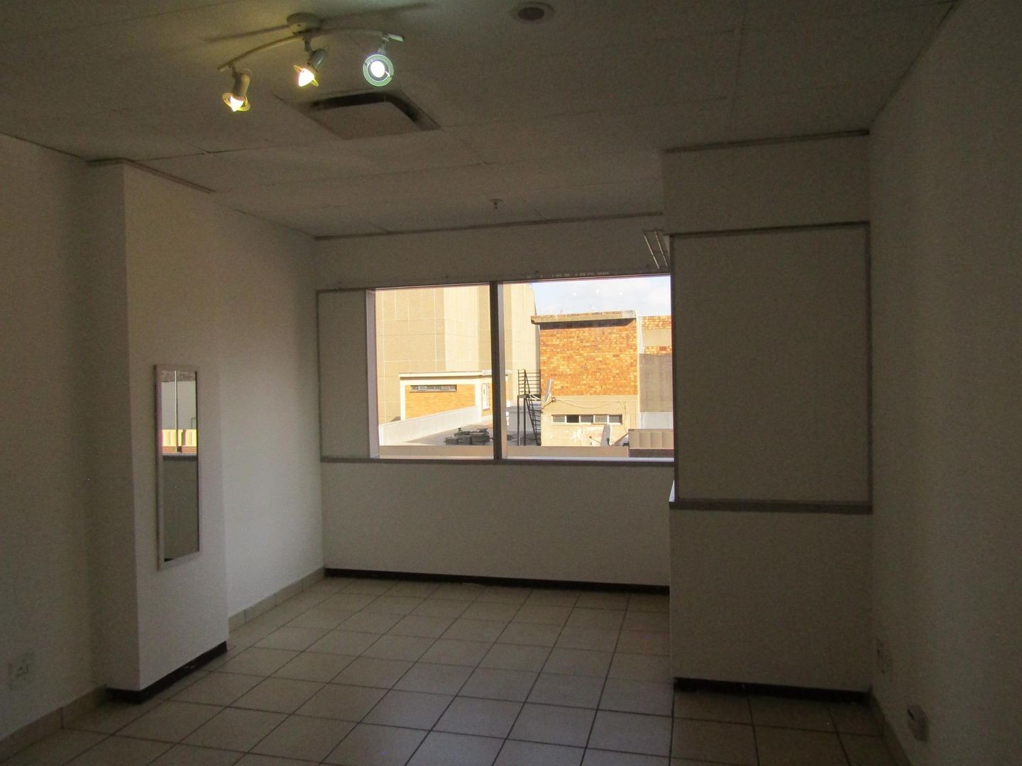 Apartment For Sale in Johannesburg Central, Johannesburg