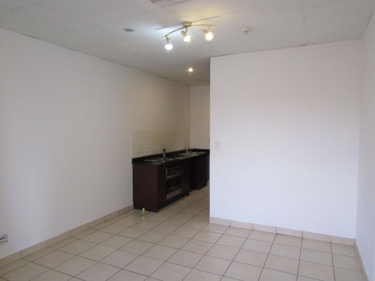 Apartment For Sale in Johannesburg Central, Johannesburg