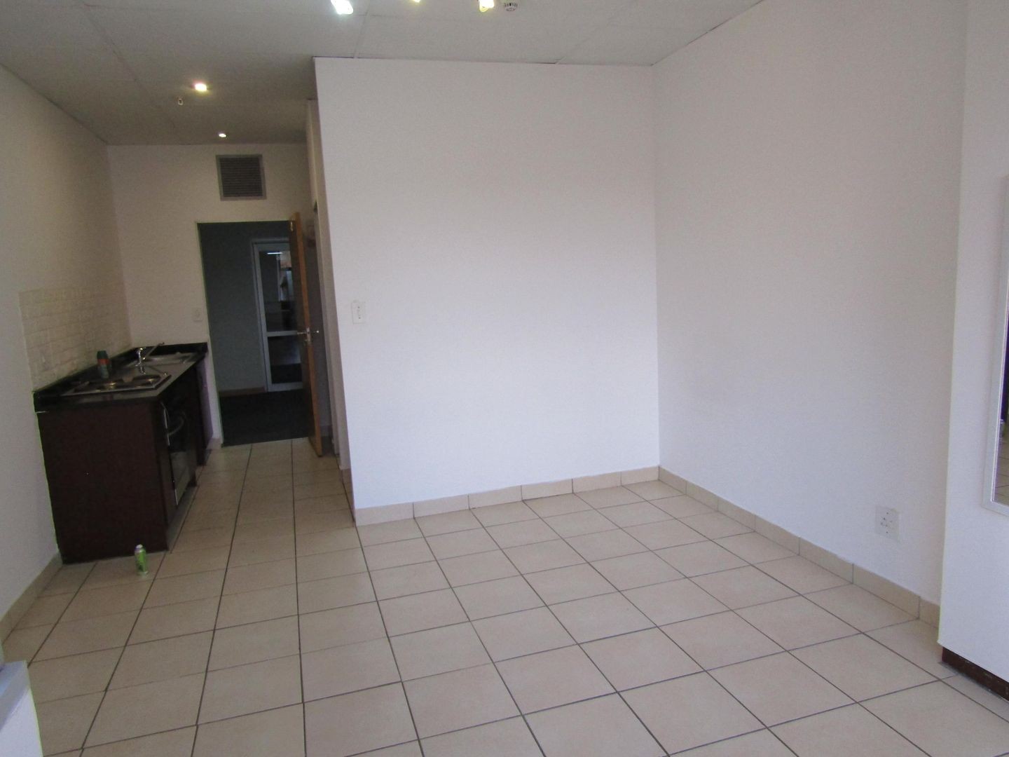 Apartment For Sale in Johannesburg Central, Johannesburg