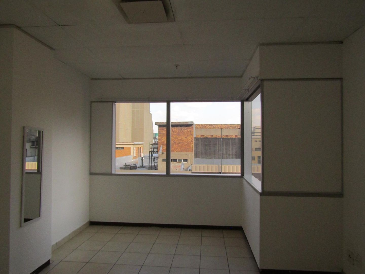 Apartment For Sale in Johannesburg Central, Johannesburg