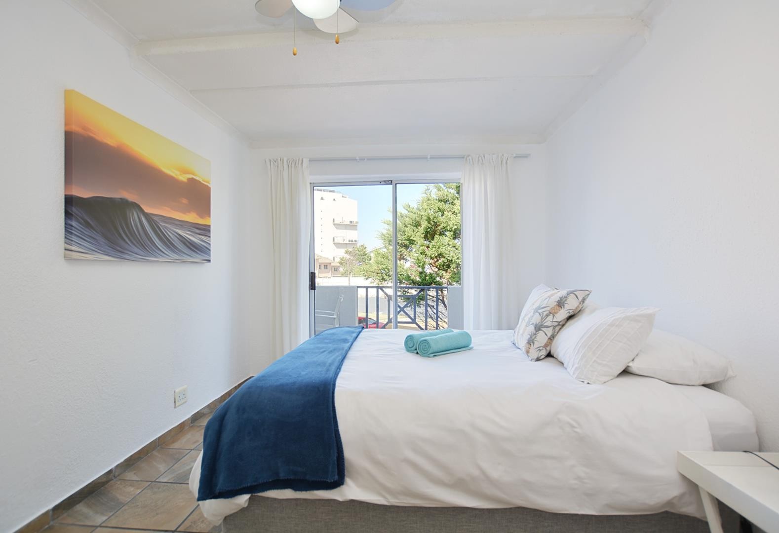 Furnished Apartment in West Beach for Winter/Low Season Rent