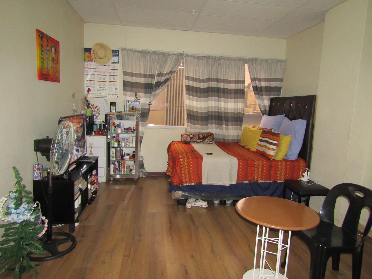 Apartment For Sale in Johannesburg Central, Johannesburg