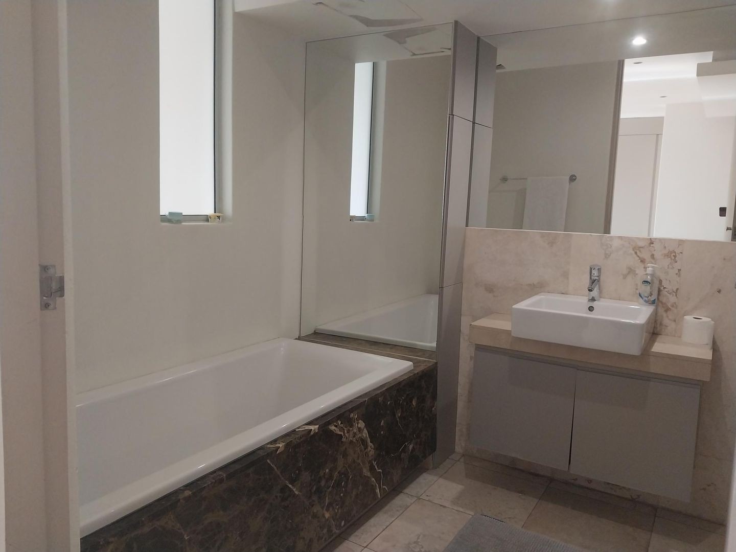 Apartment For Sale in Johannesburg
