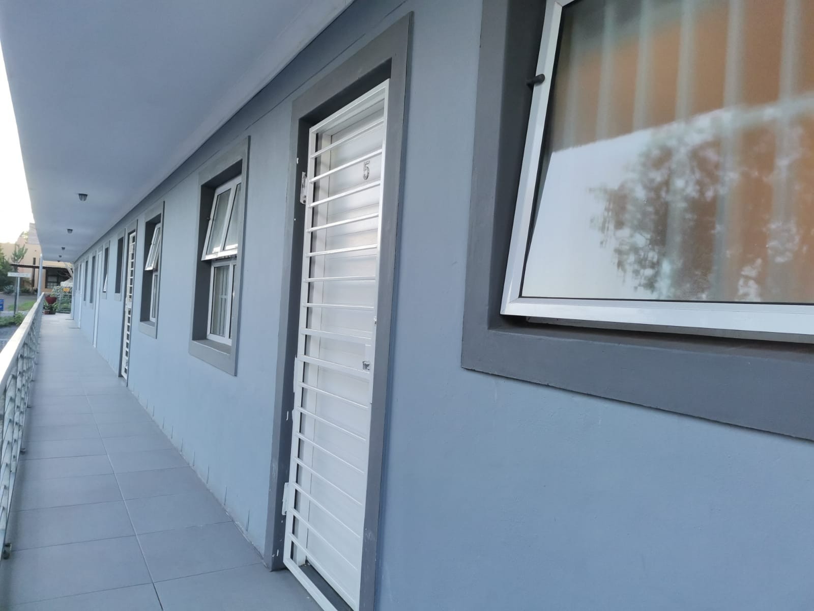 Apartment To Rent in Oakglen Bellville Western Cape