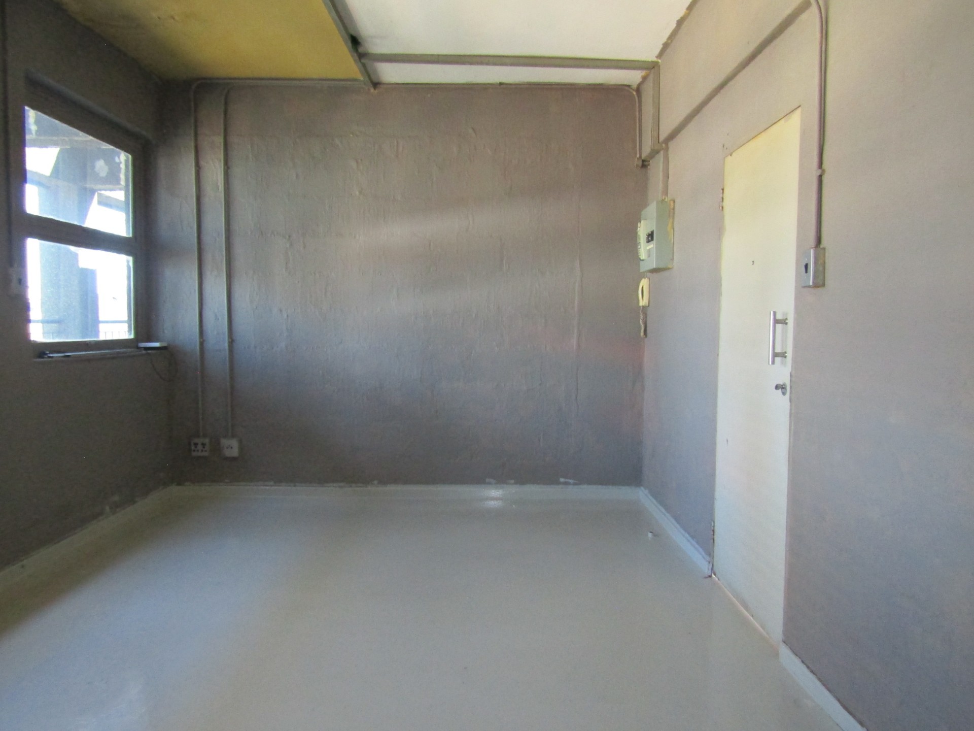 Bachelor Apartment To Rent in Johannesburg Central 4