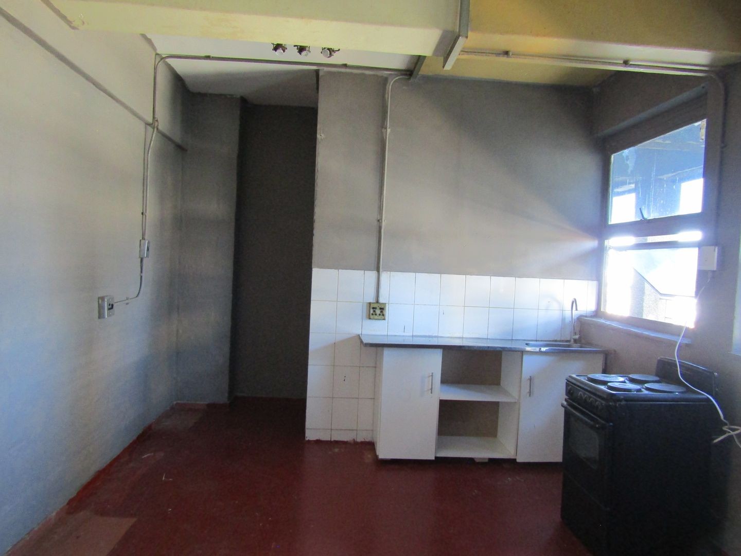 Apartment To Rent in Johannesburg Central, Johannesburg