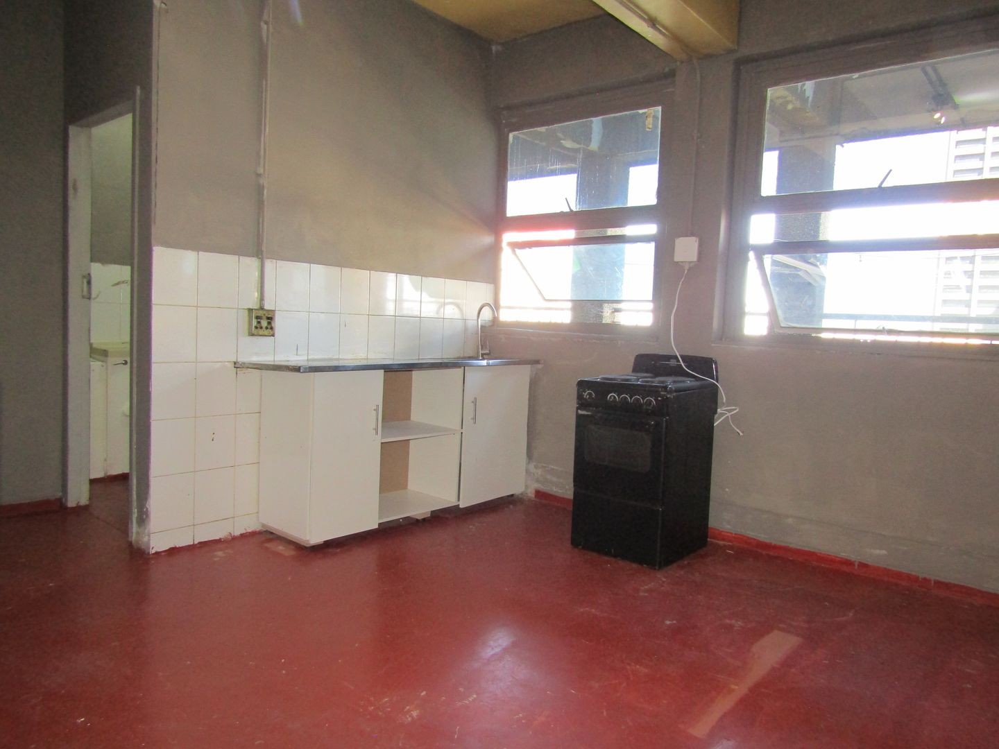 Apartment To Rent in Johannesburg Central, Johannesburg