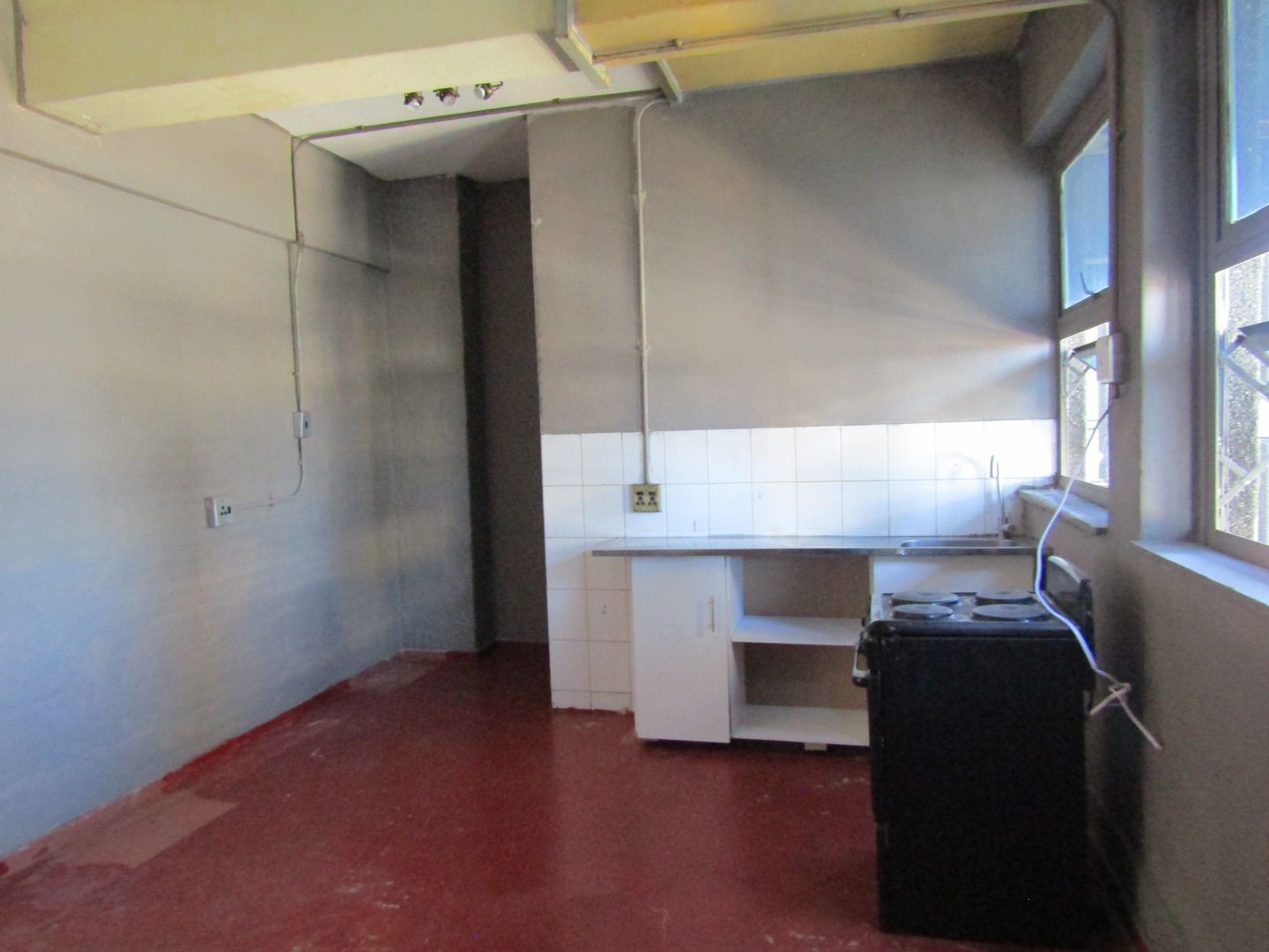 Apartment To Rent in Johannesburg Central, Johannesburg