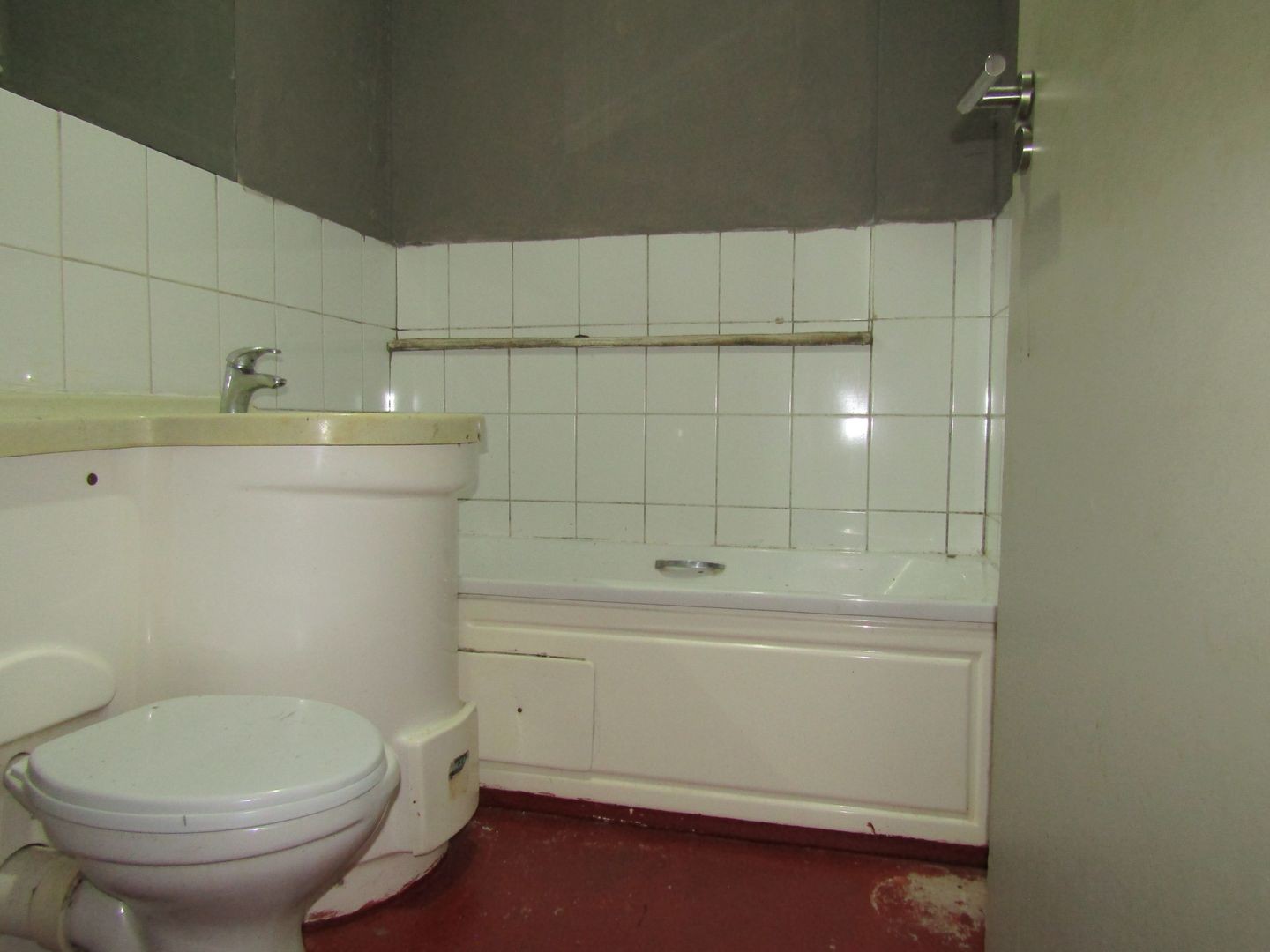 Apartment To Rent in Johannesburg Central, Johannesburg