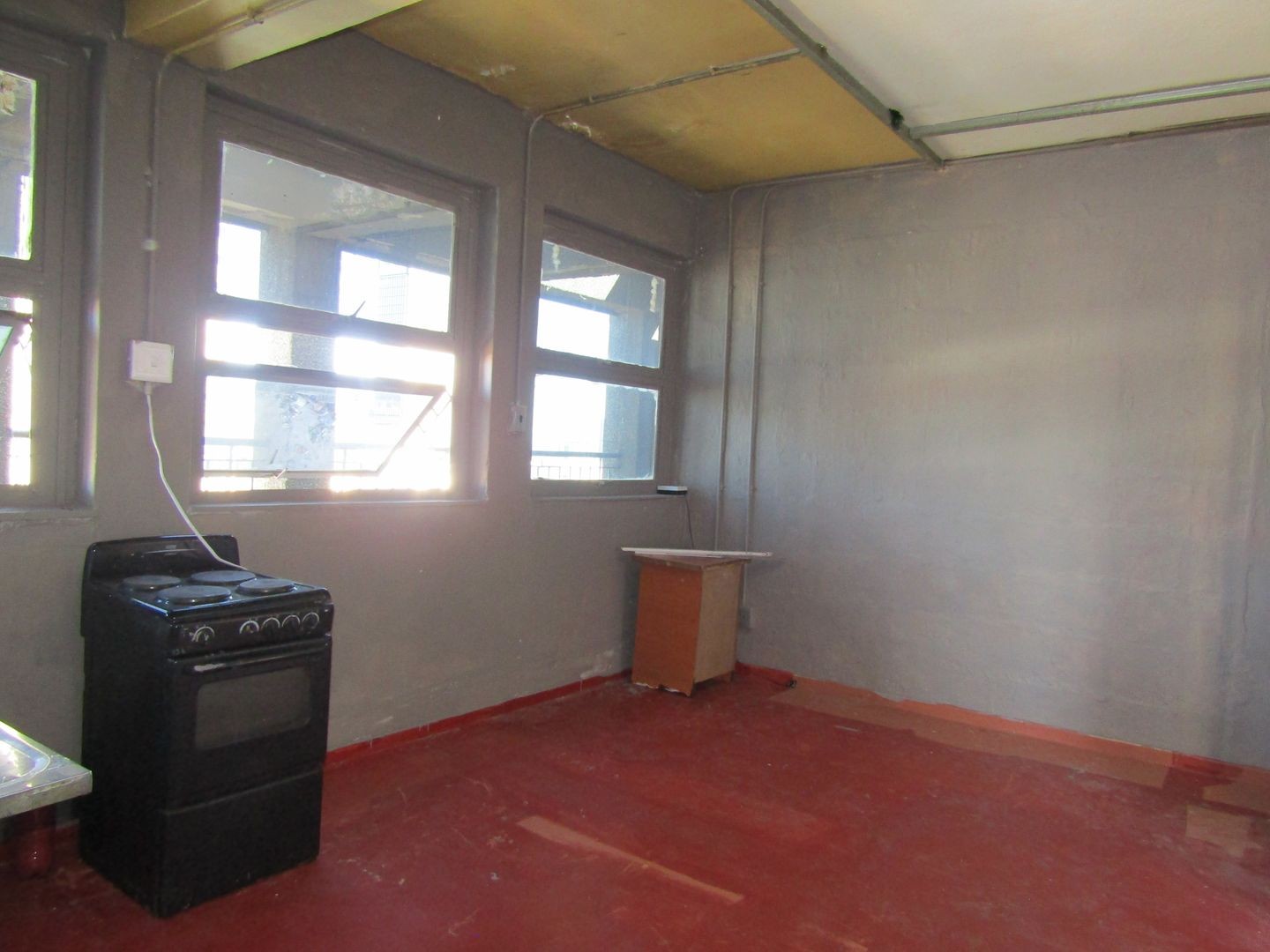Apartment To Rent in Johannesburg Central, Johannesburg