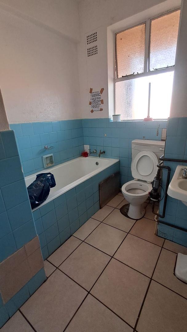 Apartment For Sale in Hillbrow, Johannesburg