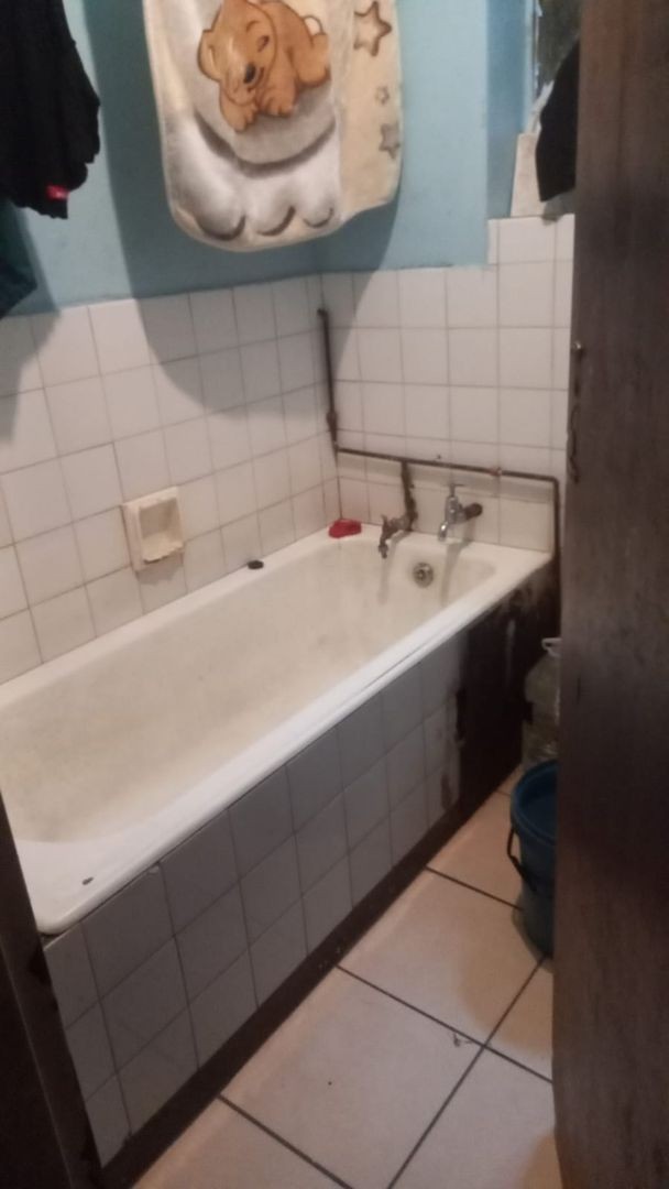 Apartment For Sale in Hillbrow, Johannesburg