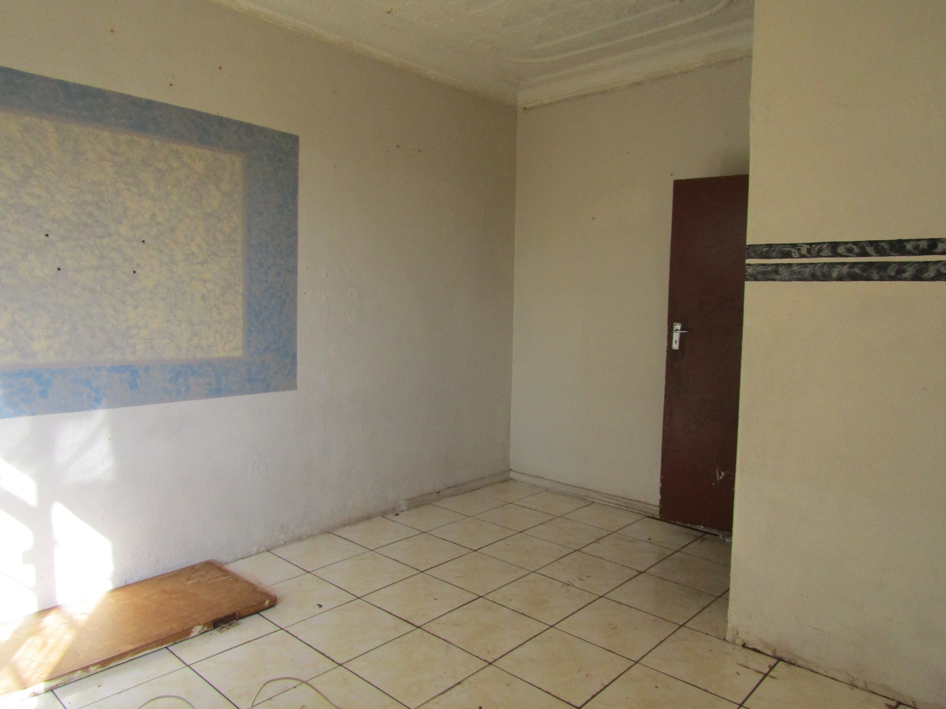 3 Bed Apartment For Sale in Yeoville 4