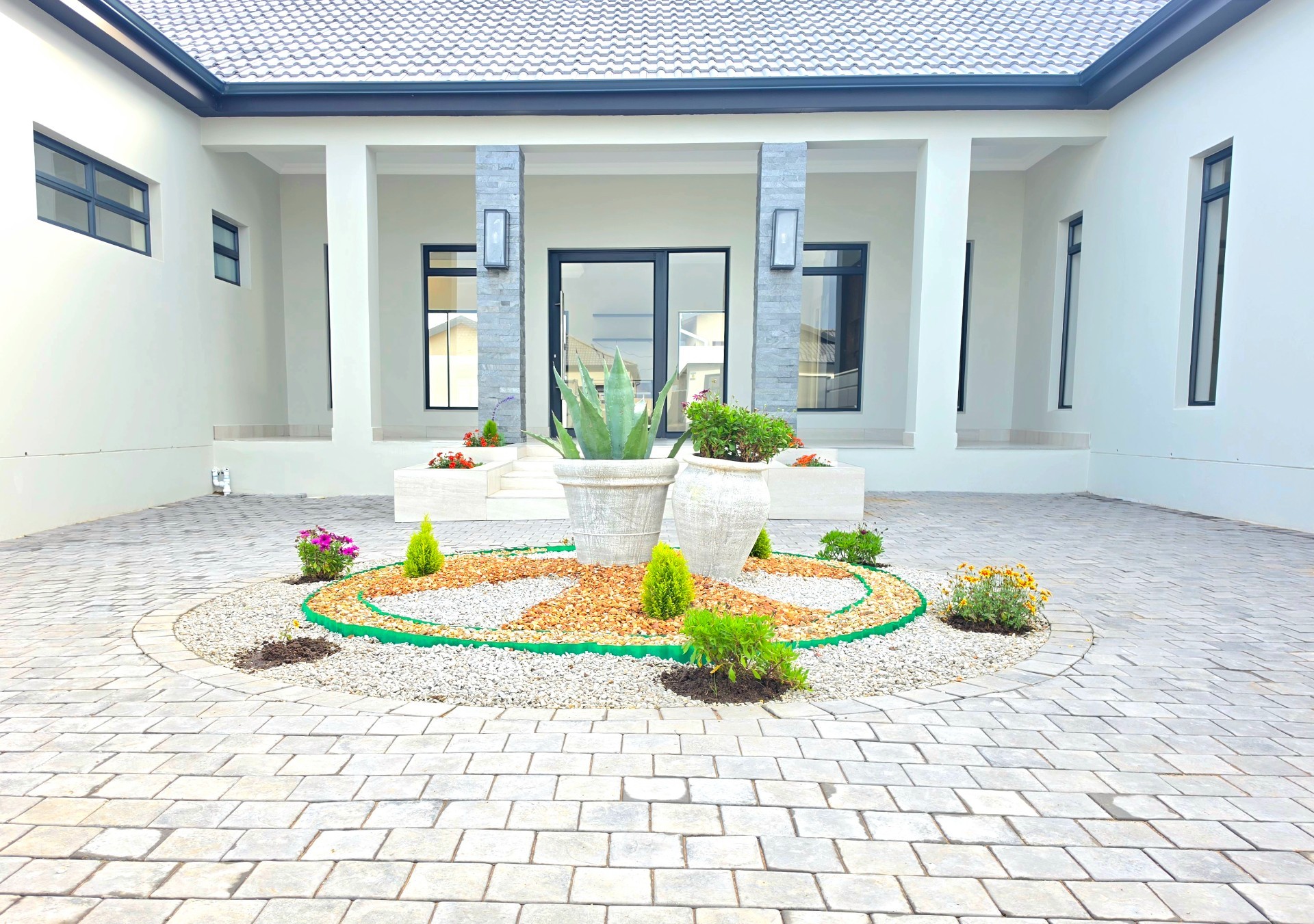 House for sale in Fountains Estate, Jeffreys Bay, 243 m²