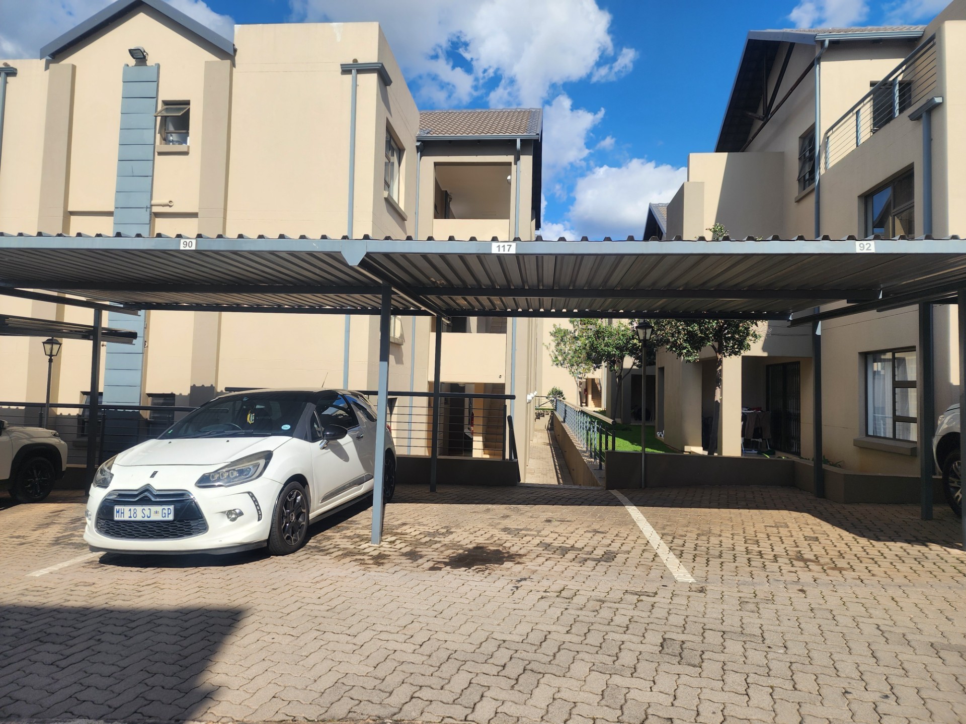 3bedroom Apartment To Rent in Ruimsig, Roodepoort