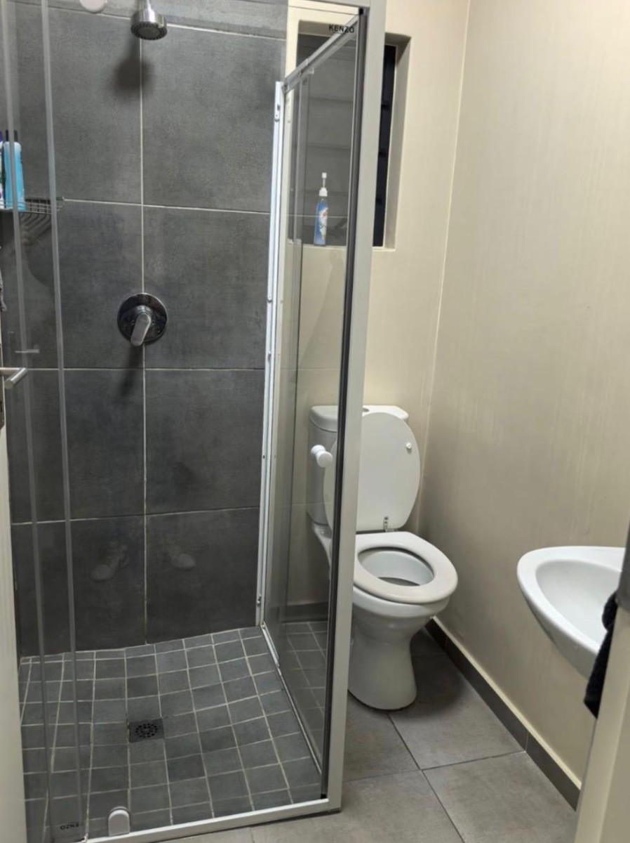 Apartment To Rent in Waterfall Ridge, Waterfall, Midrand