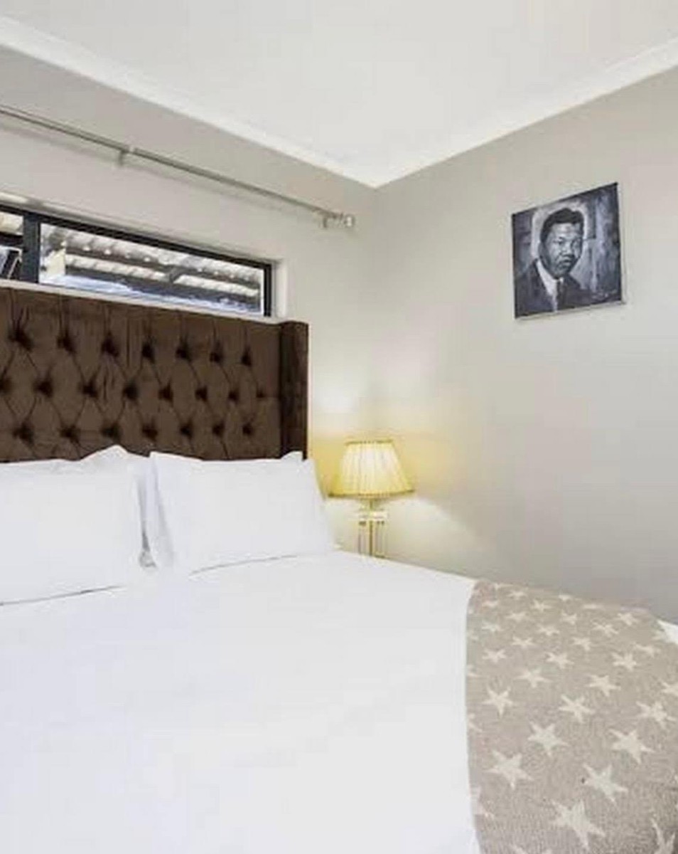 Apartment To Rent in Waterfall Ridge, Waterfall, Midrand