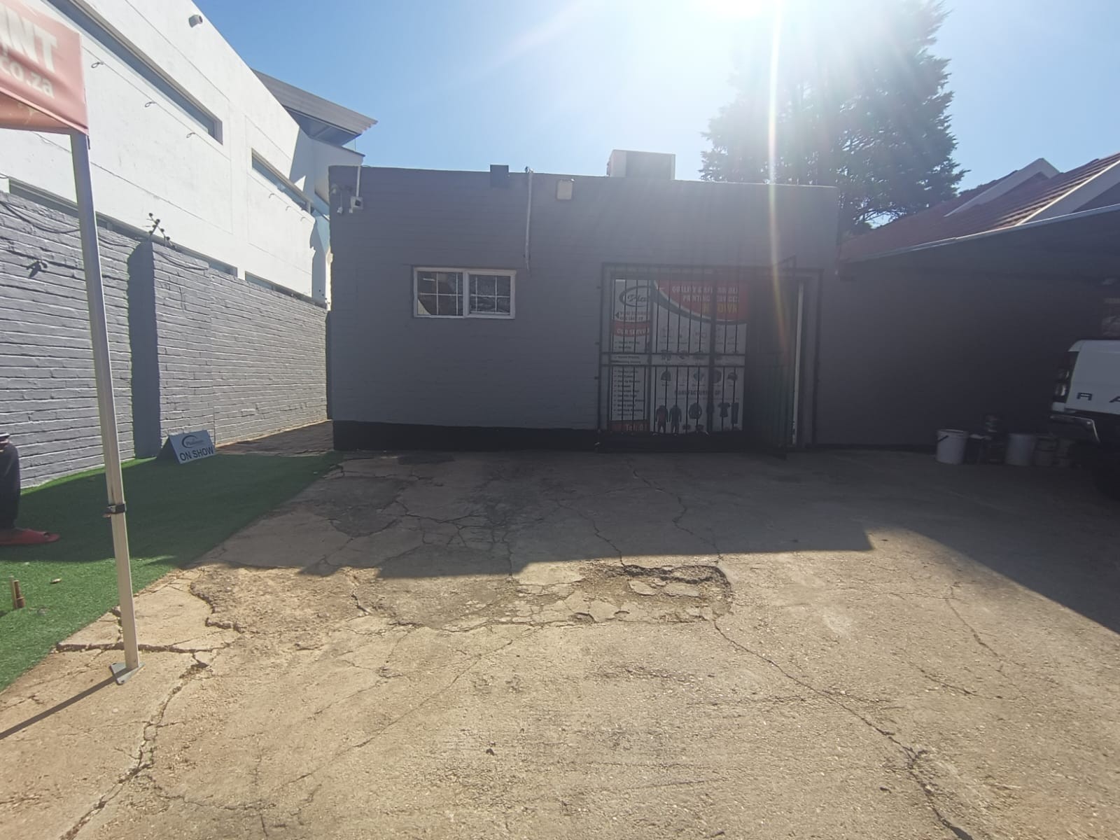 Spacious 4-Bedroom Home with Business Rights in Prime Bordeaux