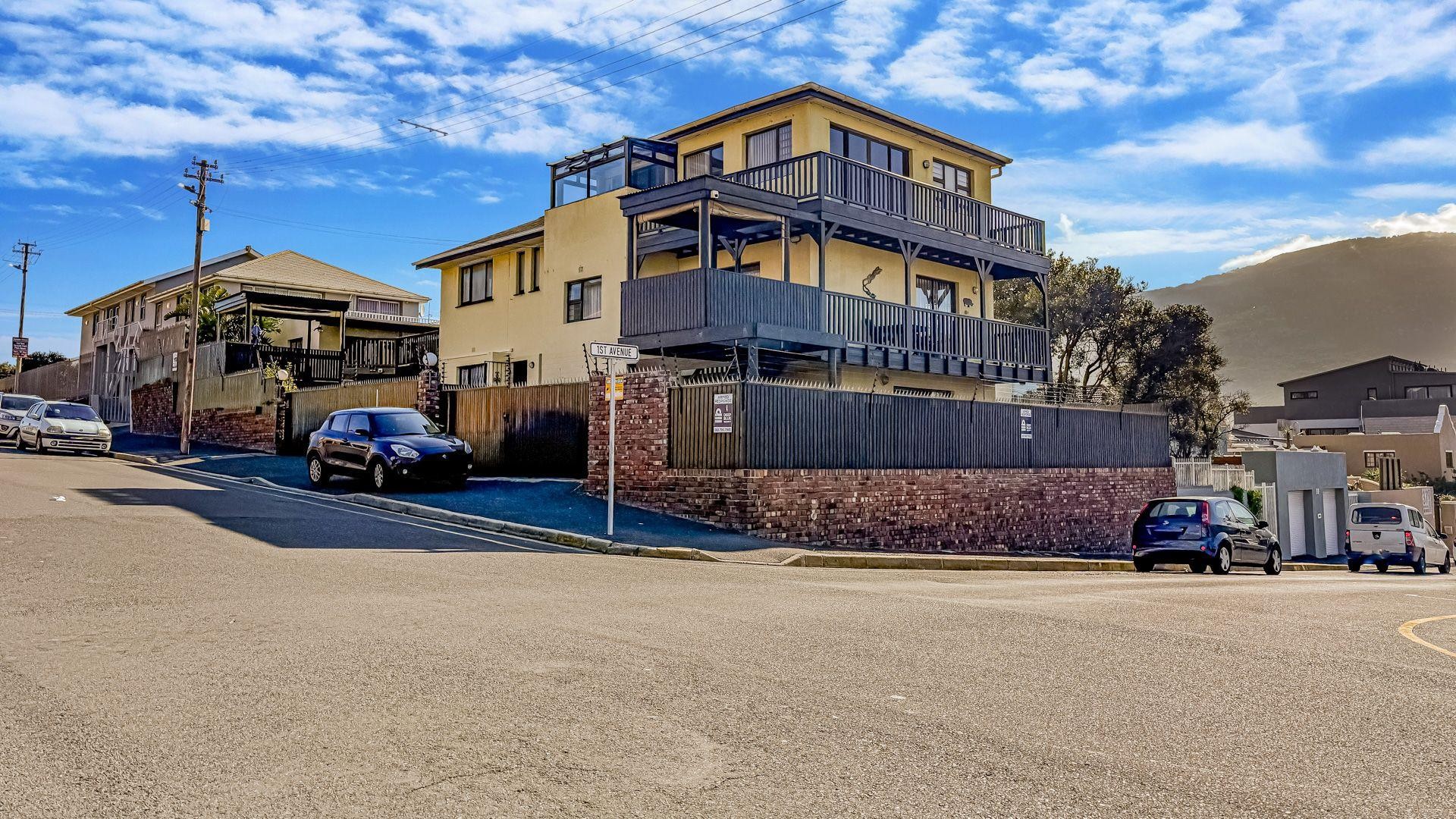 House For Sale in Fish Hoek