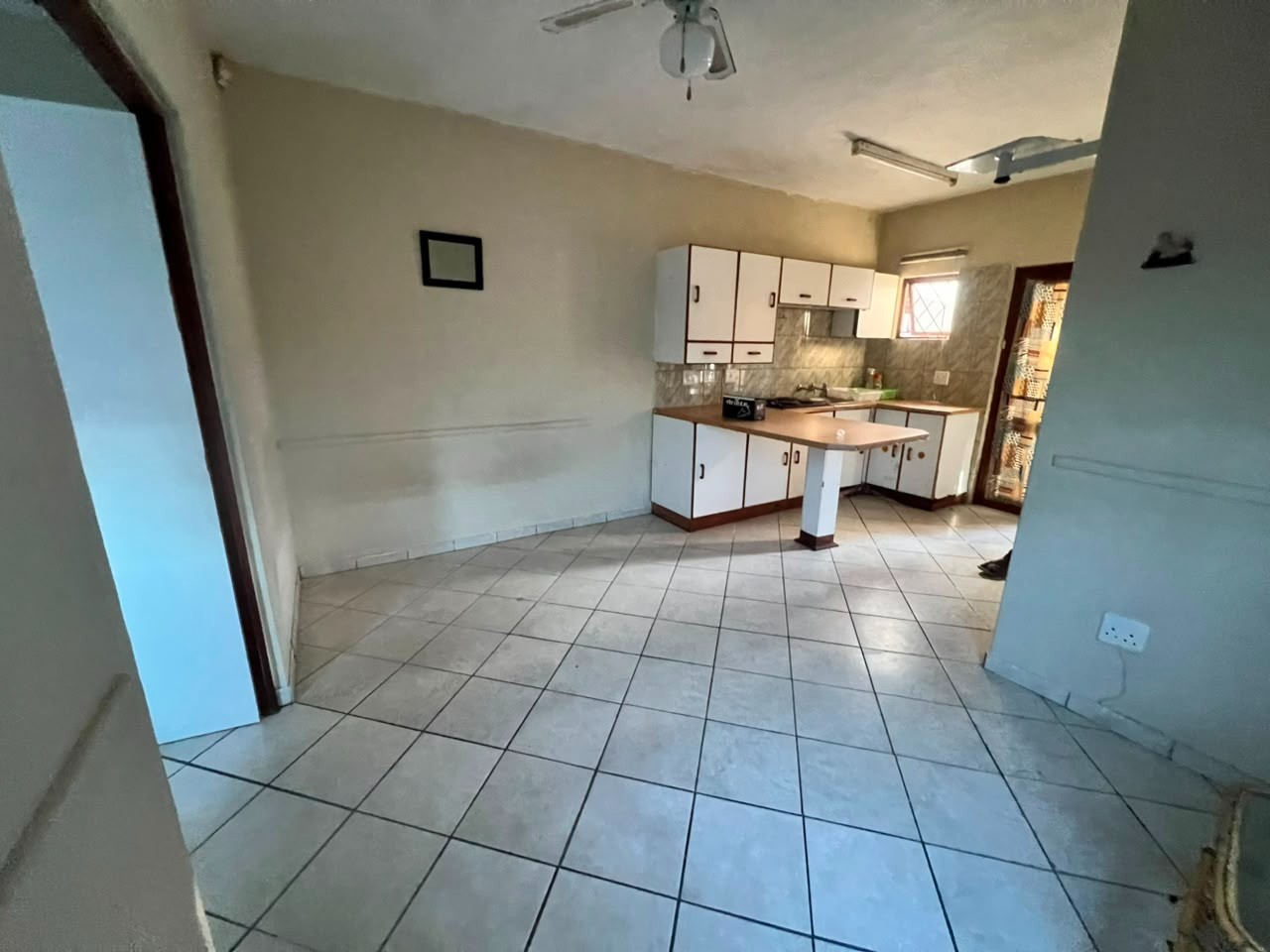 Charming Bachelor Apartment in the Heart of Uvongo