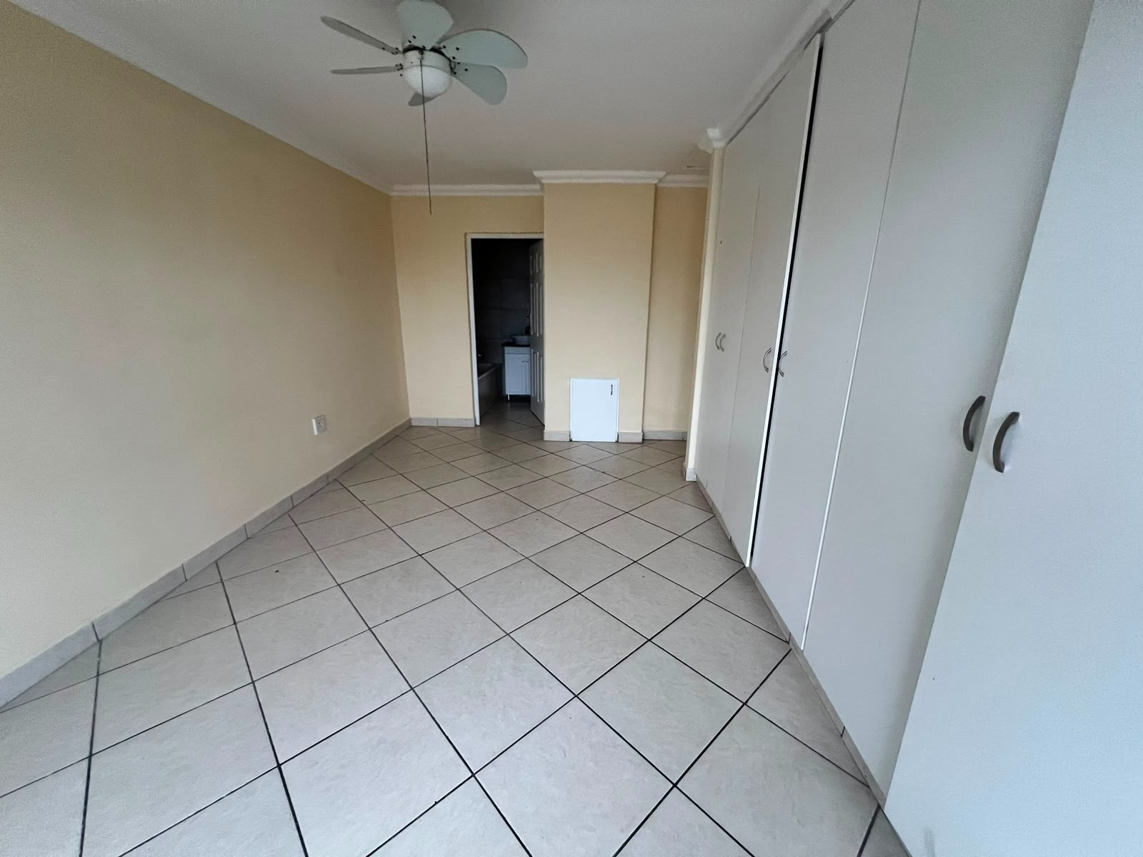 Beautiful 3-Bedroom Coastal Apartment to Rent in Uvongo Beach