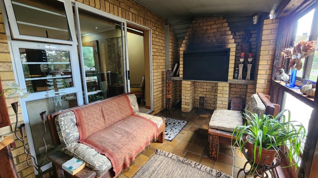 House For Sale in Jeffreys Bay