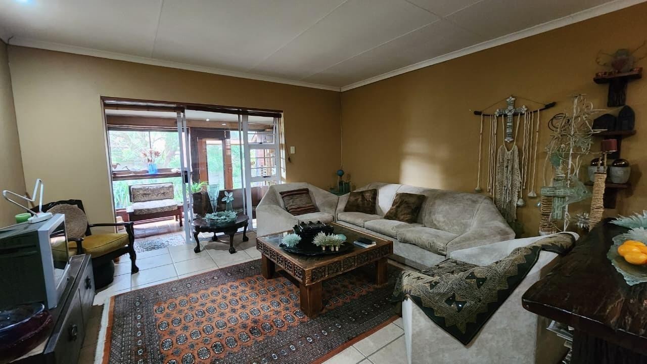 House For Sale in Jeffreys Bay