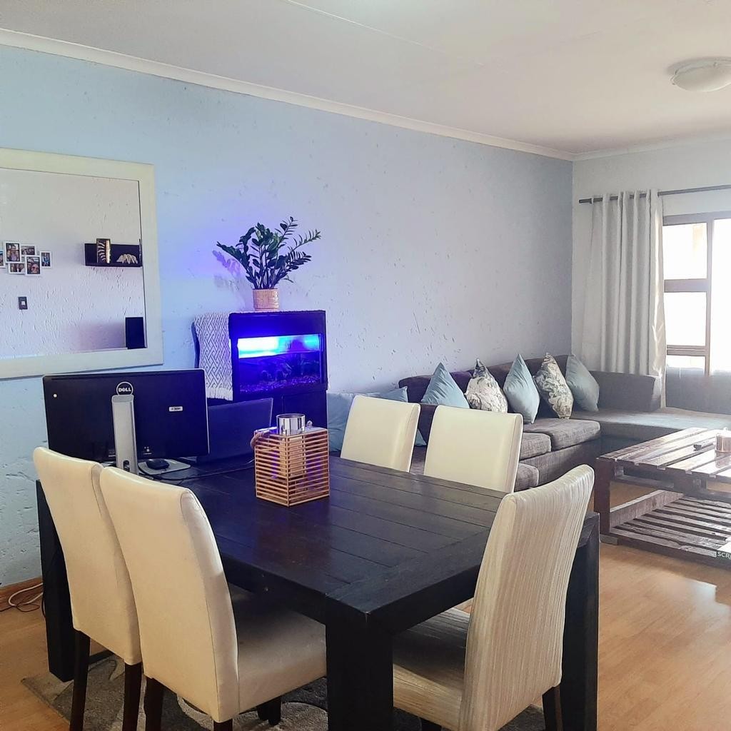 Apartment For Sale in Corlett Gardens, Johannesburg