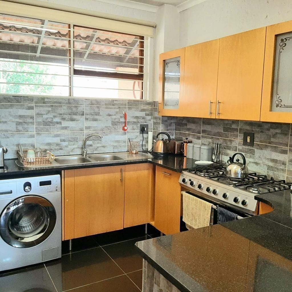 Apartment For Sale in Corlett Gardens, Johannesburg