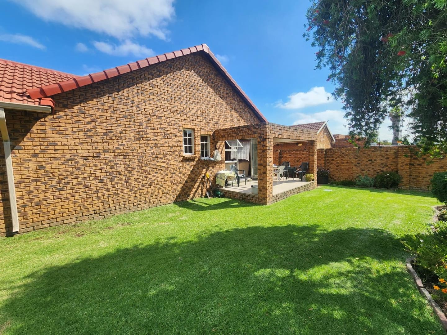 Stunning Face Brick Simplex with a Private Garden and Pet friendly For Sale in Randhart!