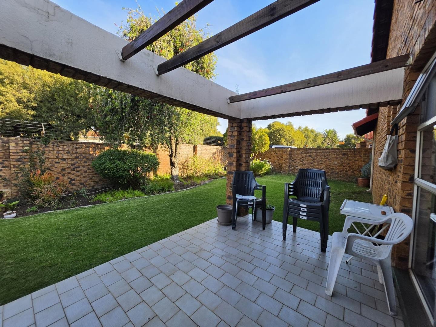 Stunning Face Brick Simplex with a Private Garden and Pet friendly For Sale in Randhart!
