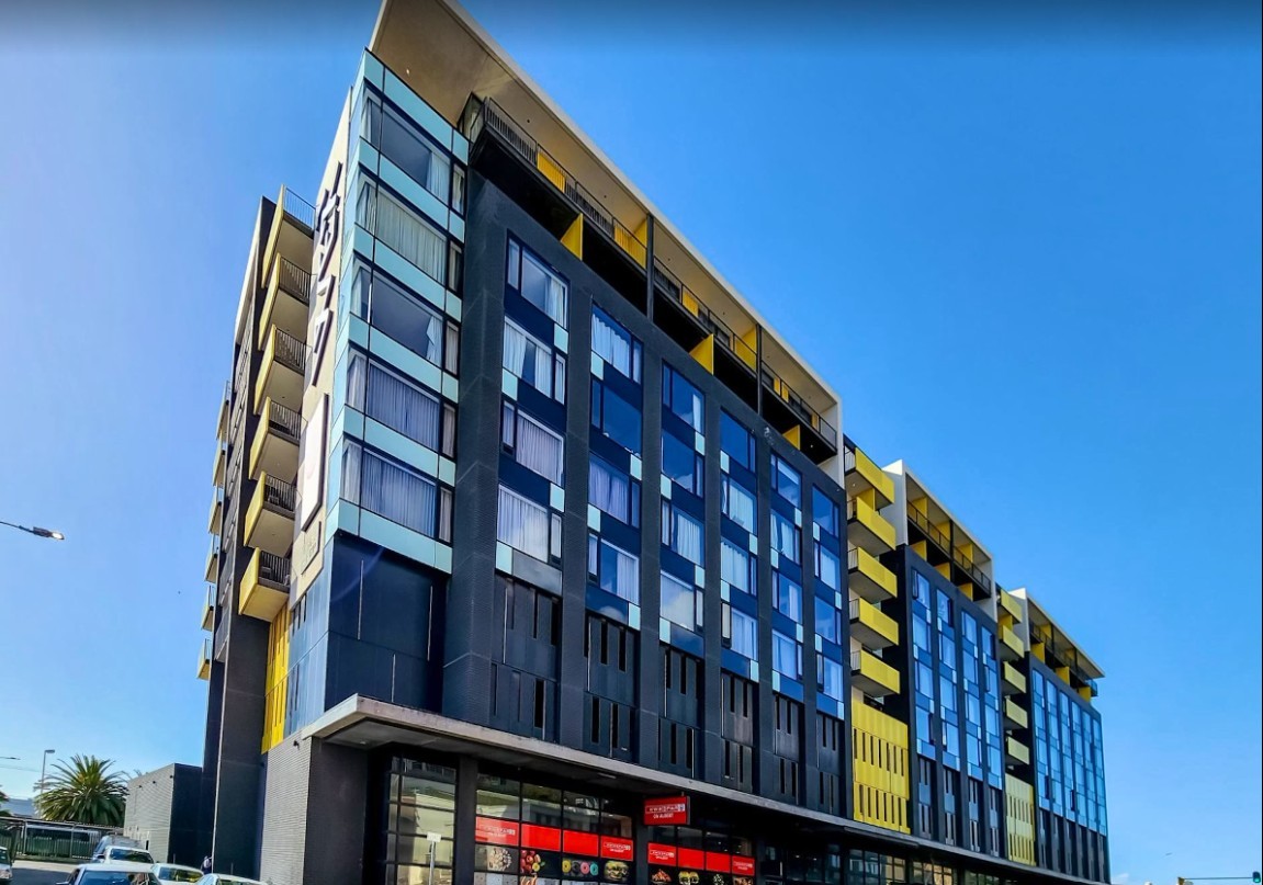 Modern 2-Bedroom Apartment with Stunning Table Mountain Views in Woodstock