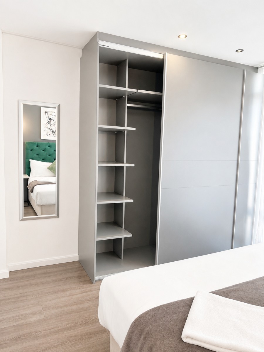 Modern 2-Bedroom Apartment with Stunning Table Mountain Views in Woodstock
