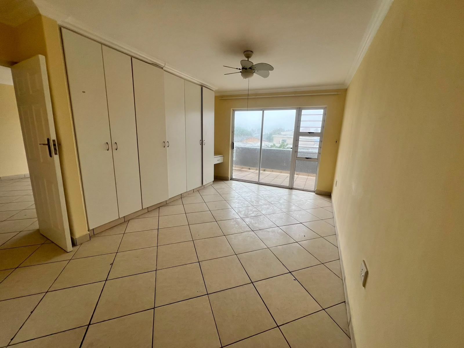 Stunning 3-Bedroom Apartment for Sale in Uvongo