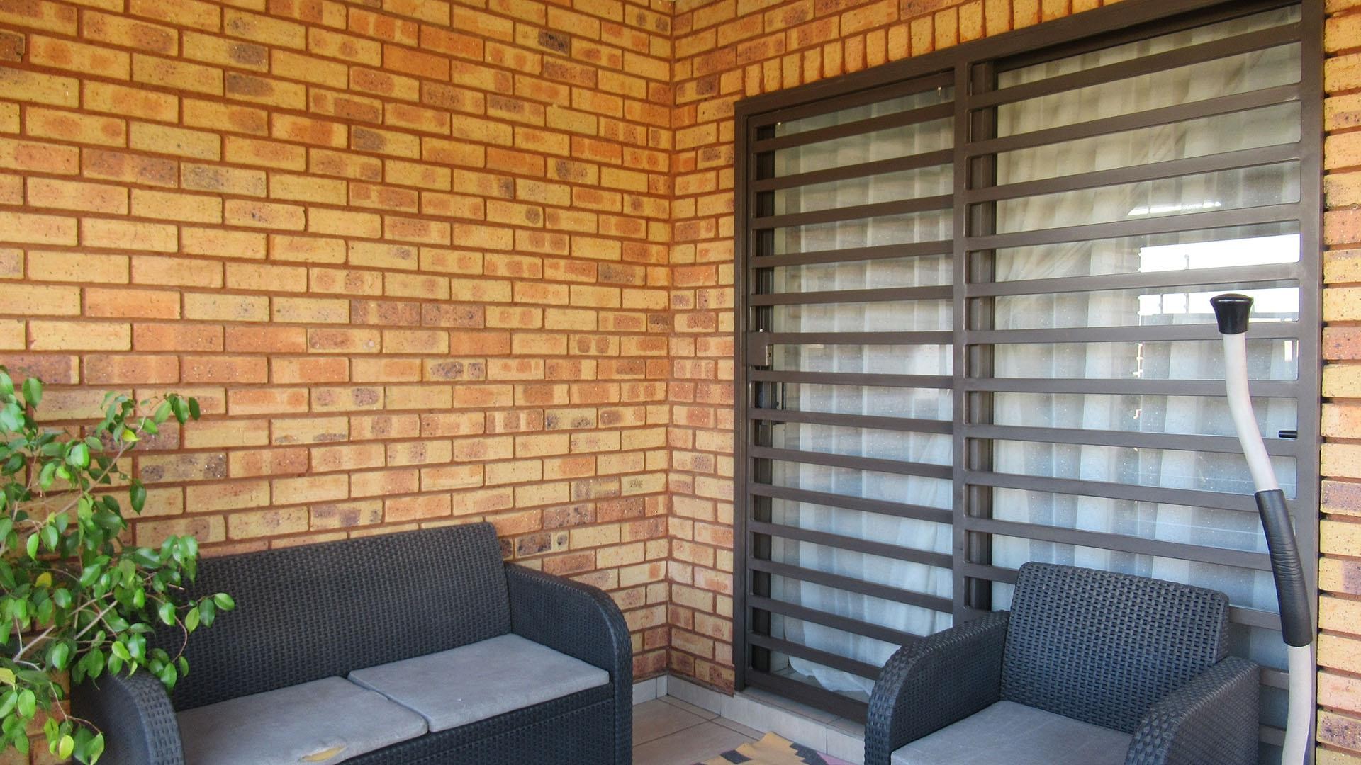 Modern 3 Bedroom Face Brick Simplex Cluster for Sale in Rubicon Village, South Crest!