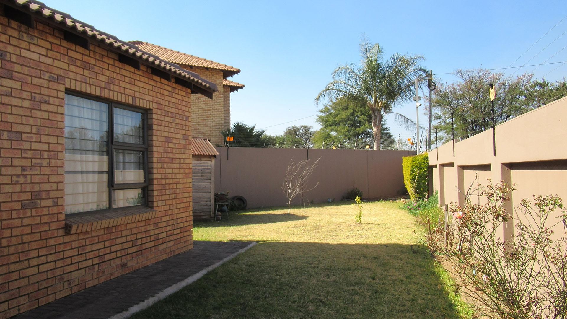 Modern 3 Bedroom Face Brick Simplex Cluster for Sale in Rubicon Village, South Crest!