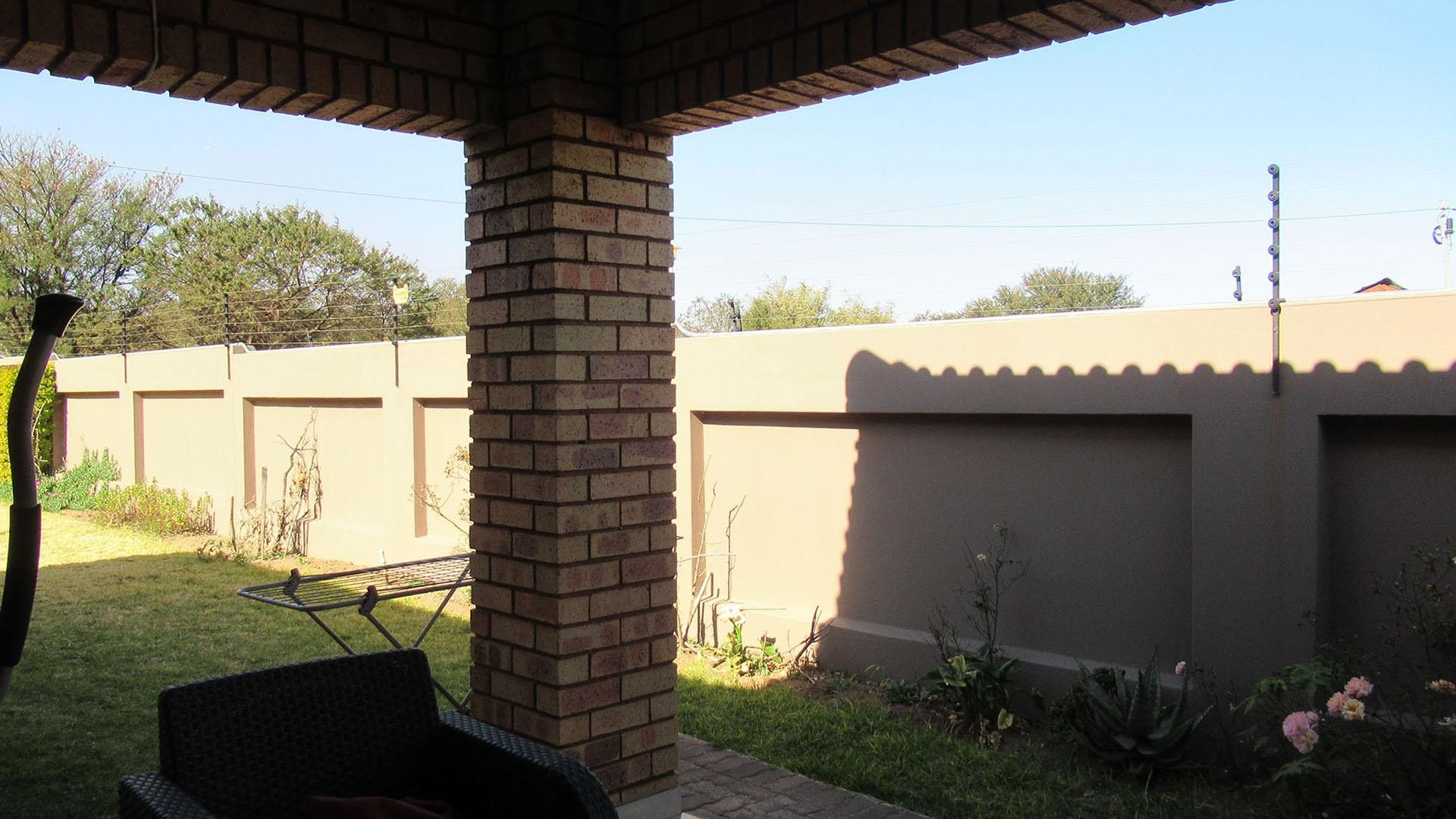 Modern 3 Bedroom Face Brick Simplex Cluster for Sale in Rubicon Village, South Crest!
