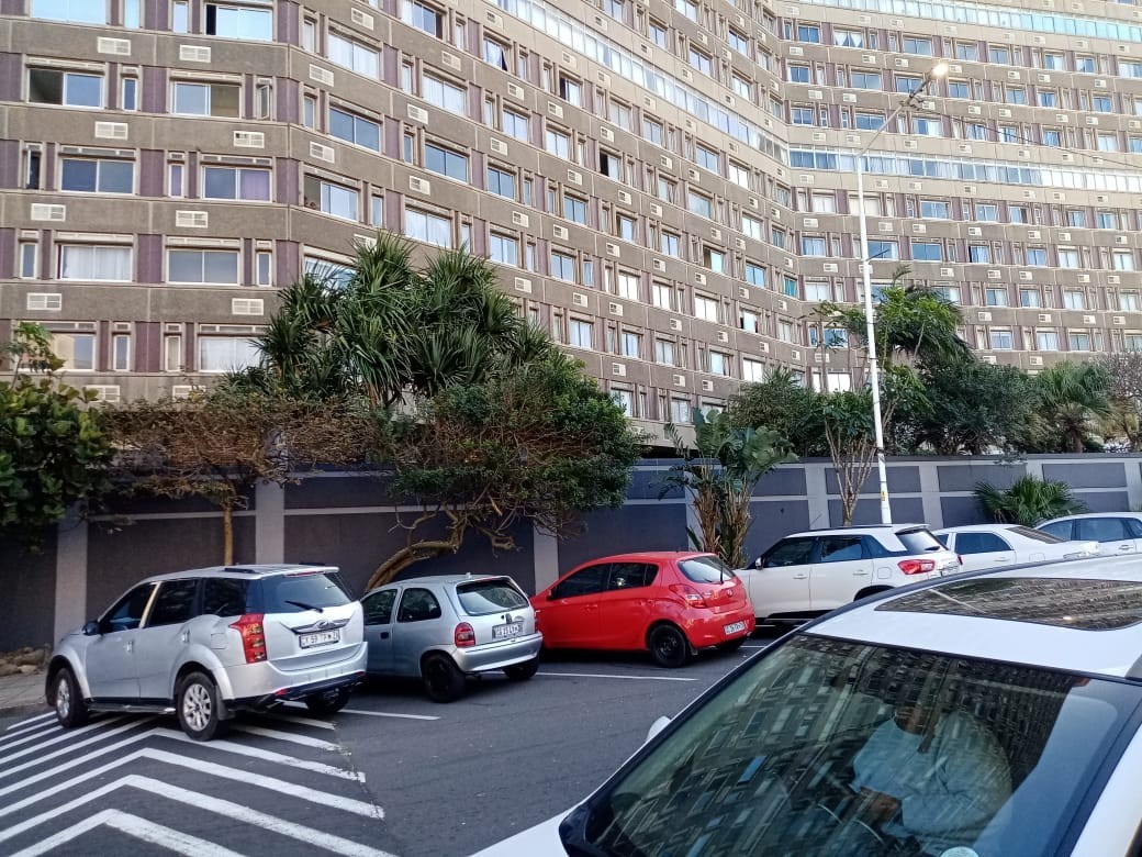 2 BEDROOM APARTMENT IN AMANZIMTOTI