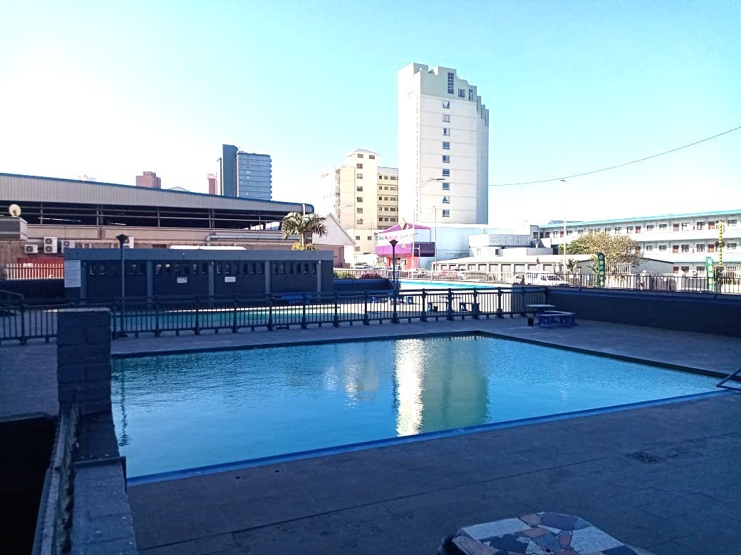 2 BEDROOM APARTMENT IN AMANZIMTOTI