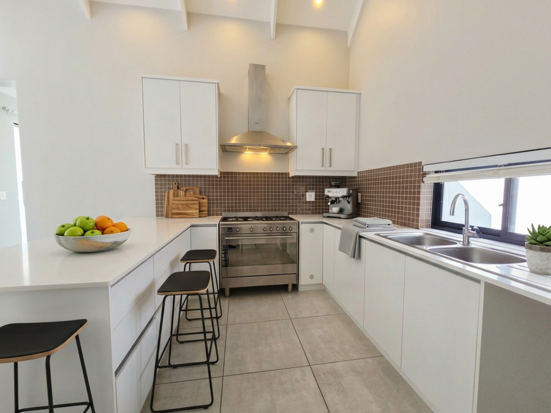 HOUSE FOR SALE SITARI, SOMERSET WEST | 4 BEDROOM | 2.5 BATHROOM