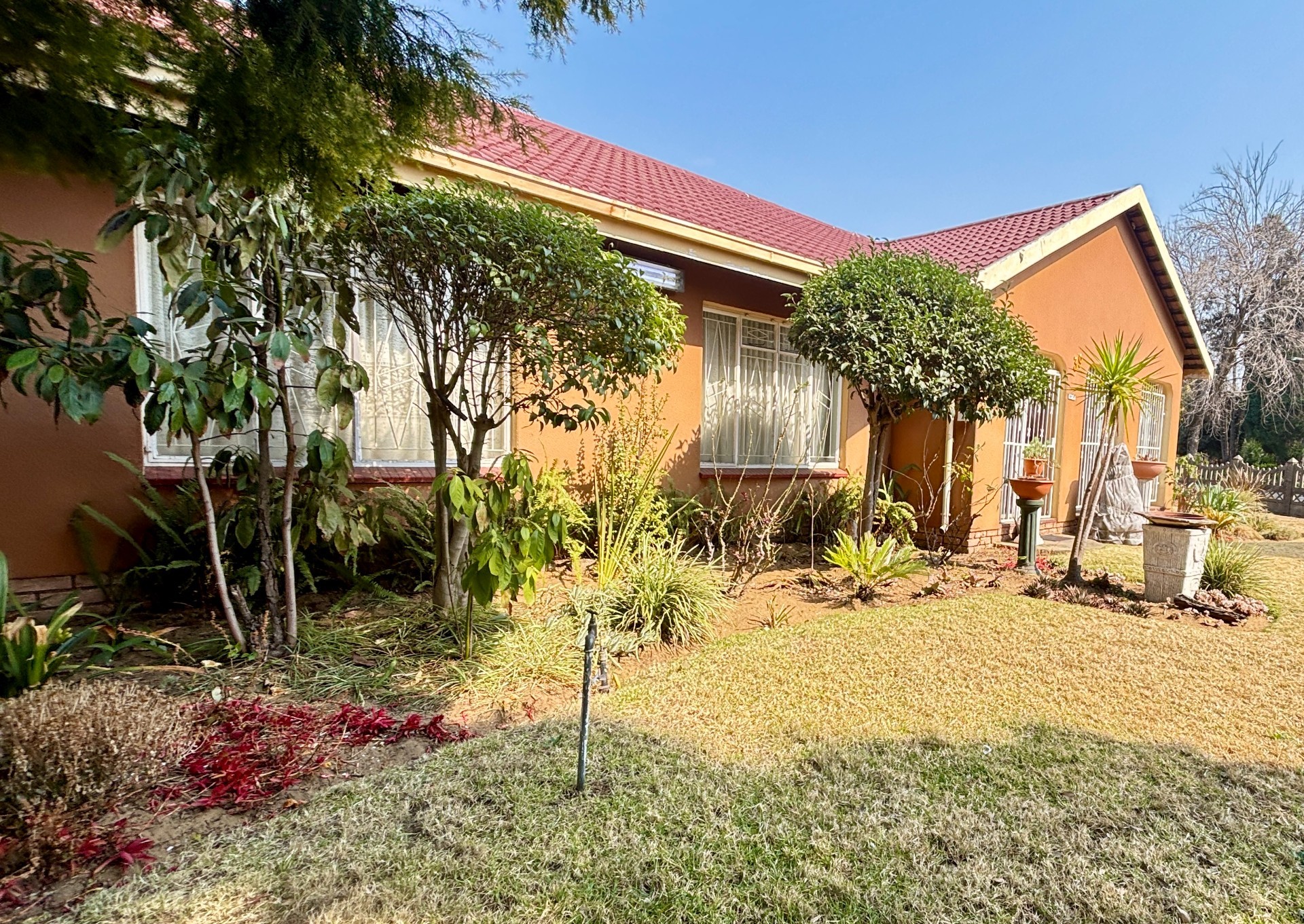 Spacious 3 Bedroom house - Vaalpark