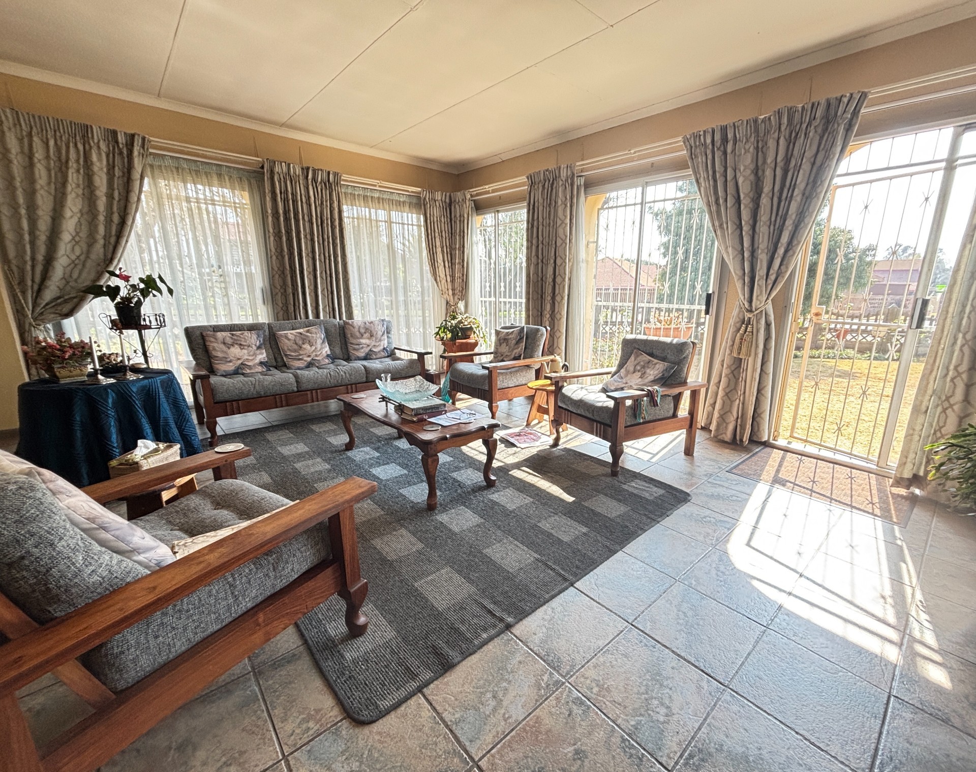 Spacious 3 Bedroom house - Vaalpark