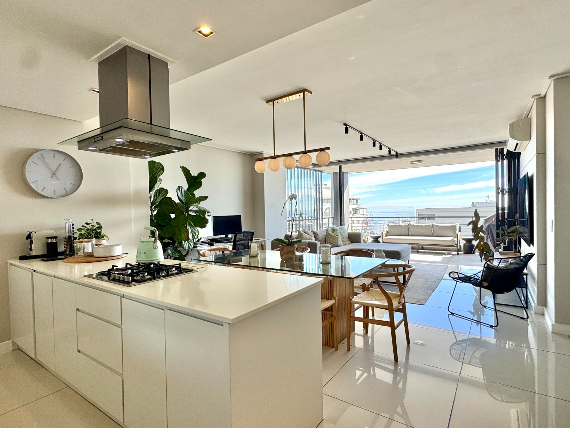 Apartment for sale in Bantry Bay, Cape Town, 118 m²