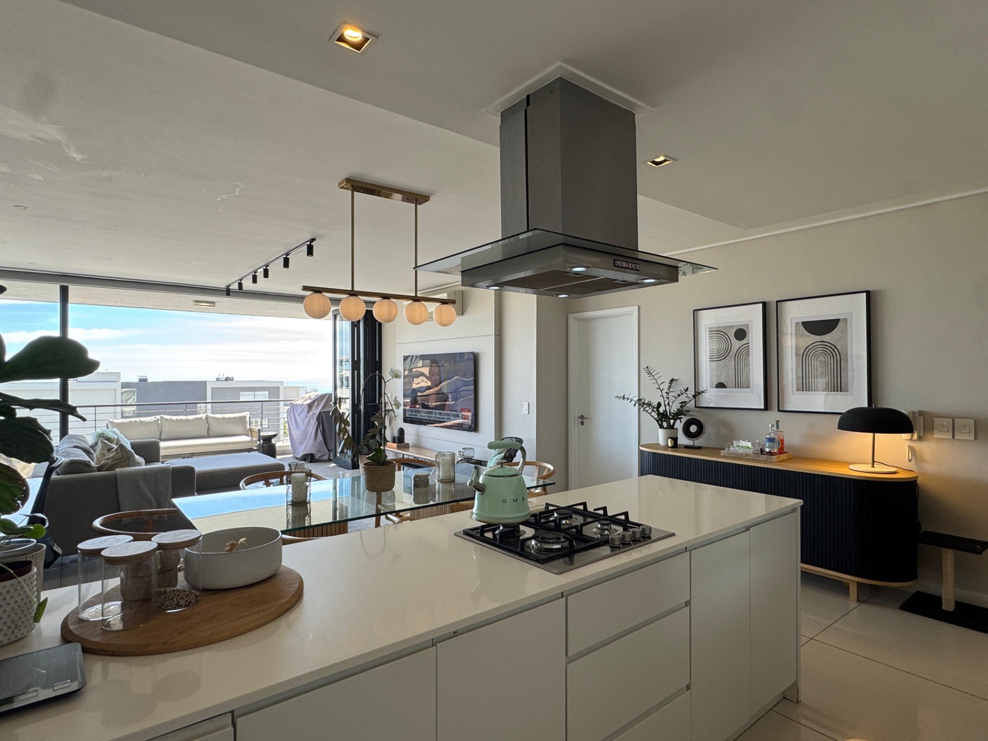 Apartment for sale in Bantry Bay, Cape Town, 118 m²