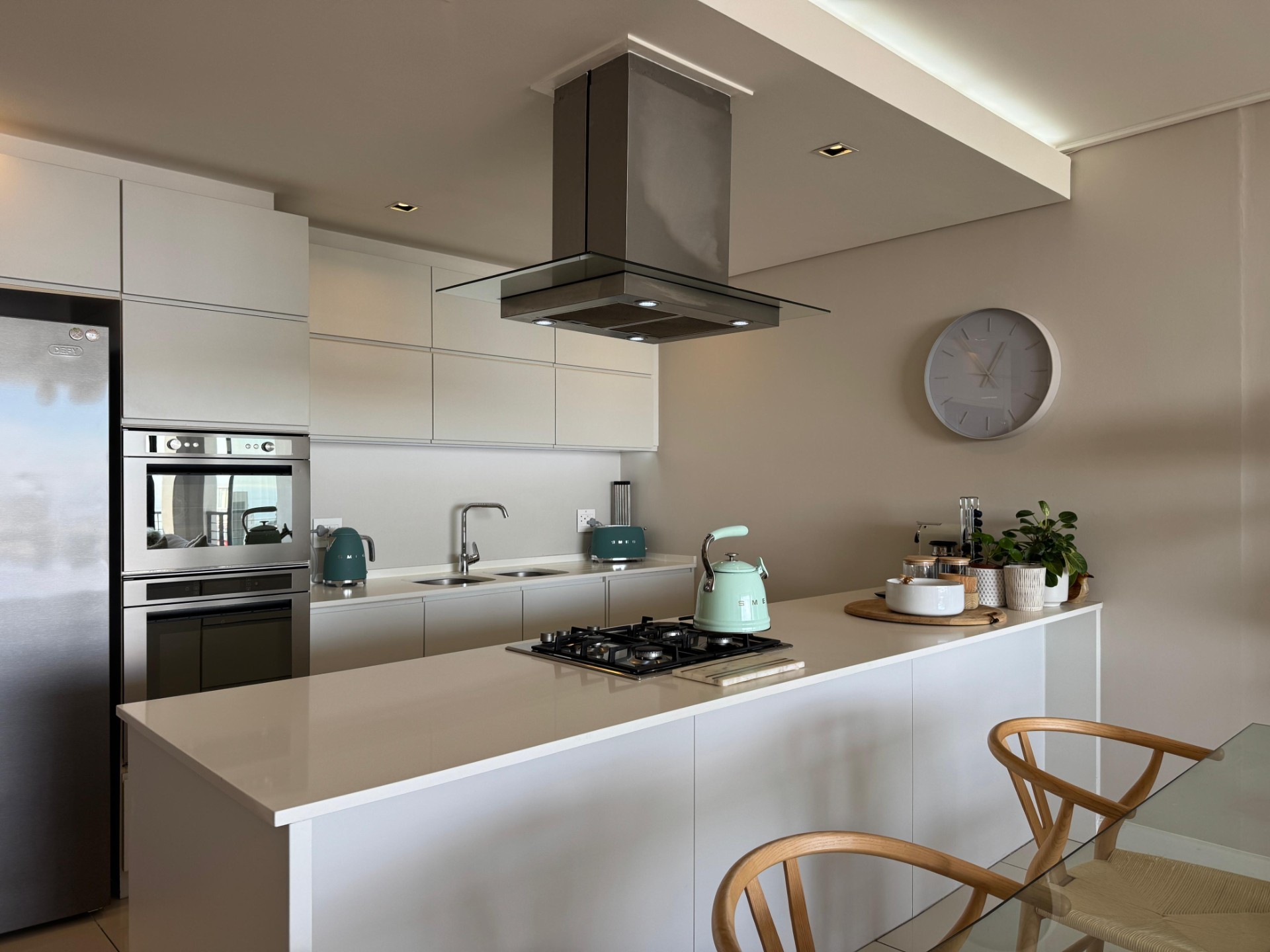 Apartment for sale in Bantry Bay, Cape Town, 118 m²