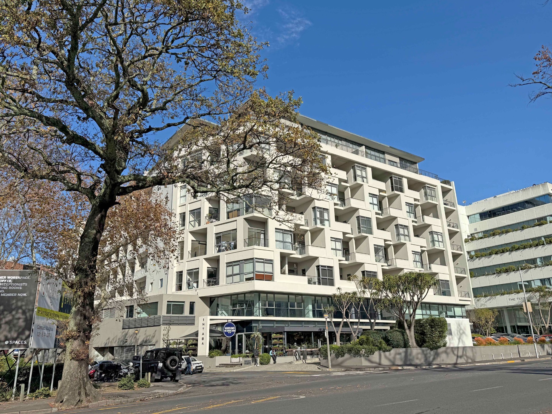 1 Bedroom Apartment To Rent in Claremont Upper, Cape Town