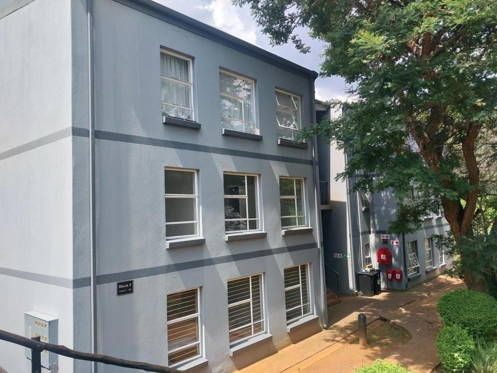 Apartment For Sale in Johannesburg