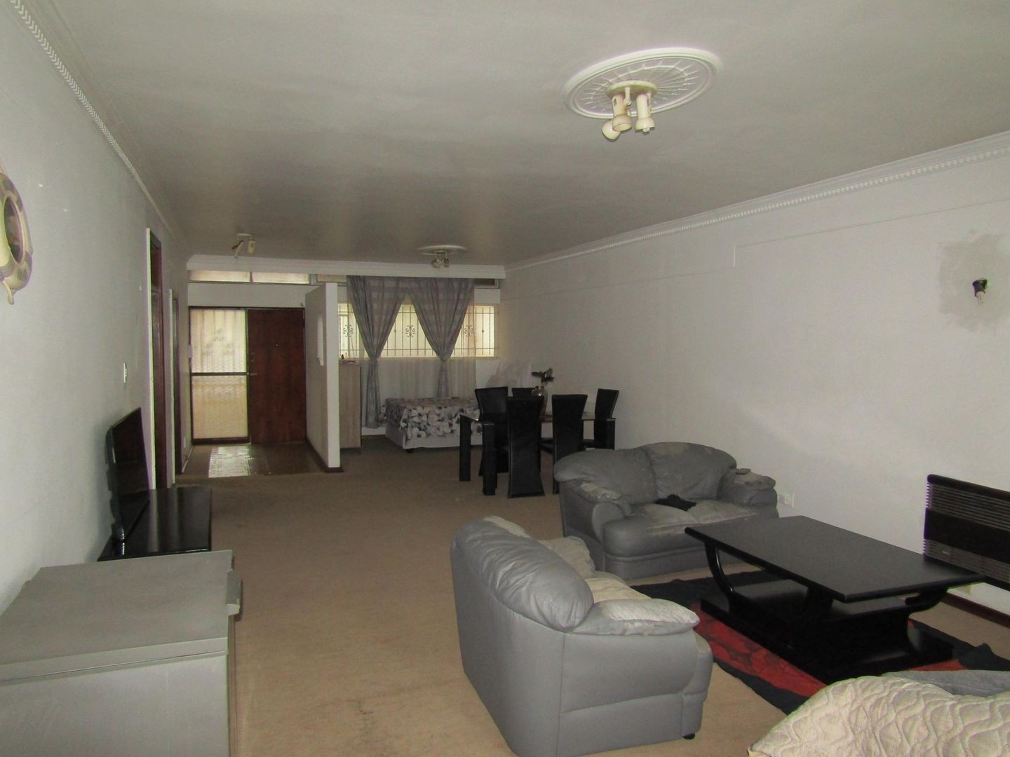 Apartment For Sale in Johannesburg