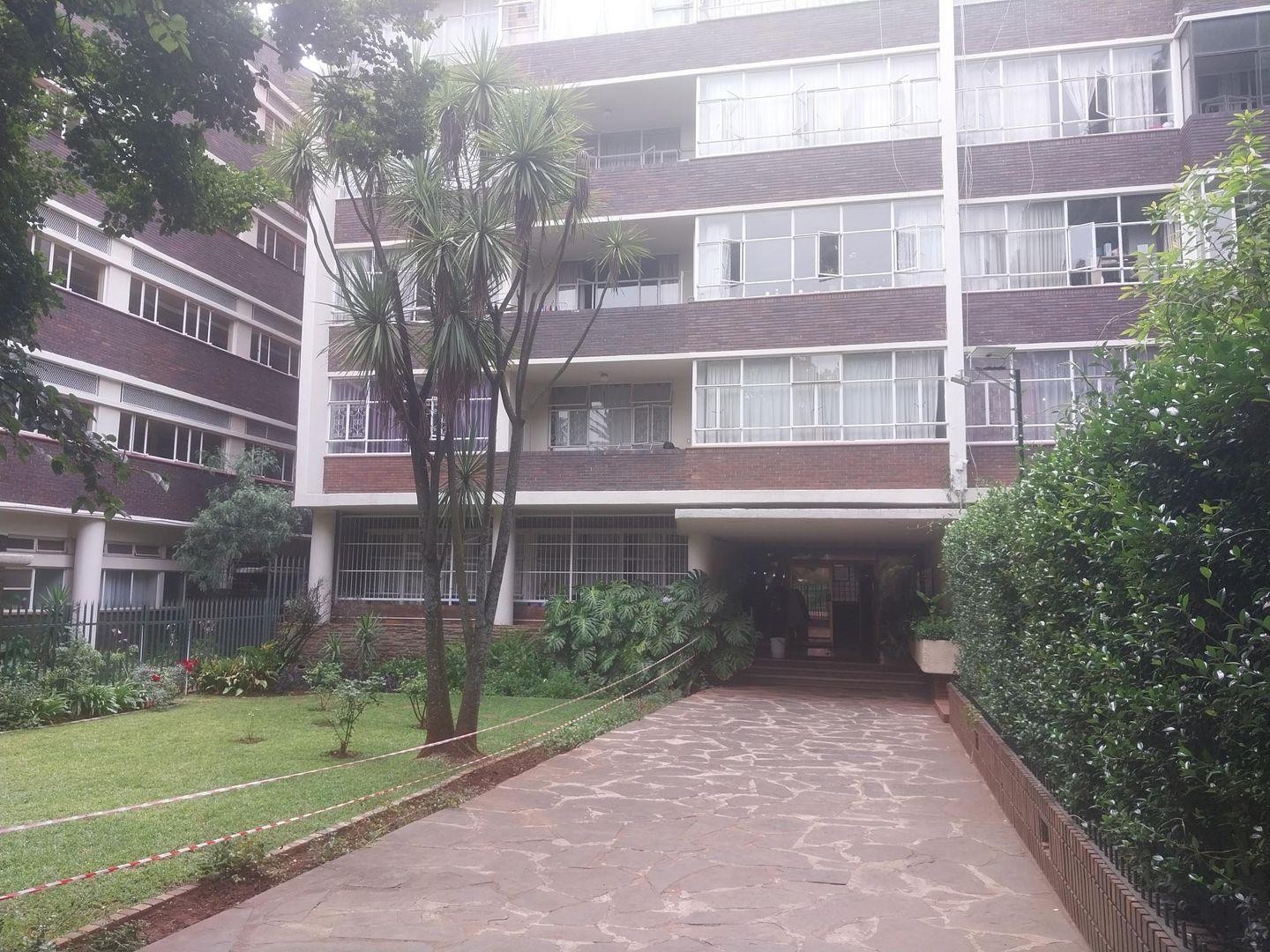 Apartment For Sale in Johannesburg