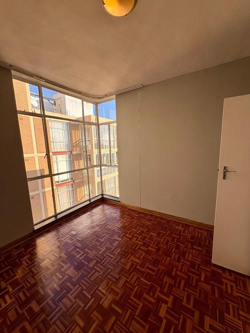 Apartment For Sale in Johannesburg